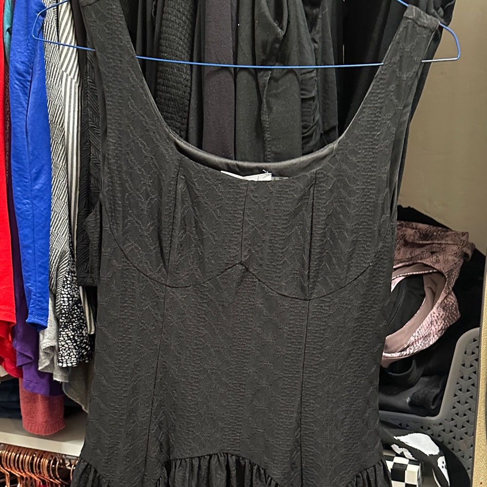 Elegant Black Sleeveless Dress